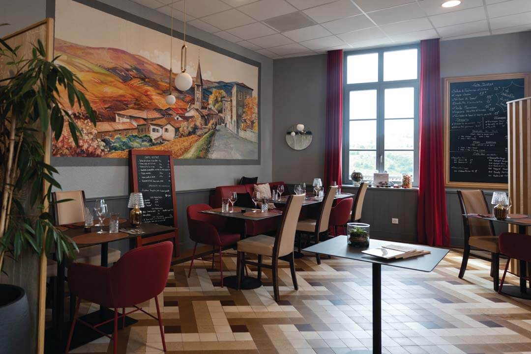 Salle de restaurant à L'Échanson Clochemerle